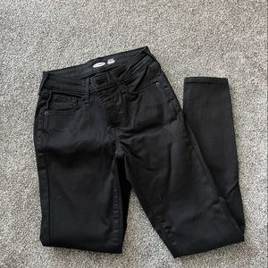 Black rockstar skinny jeans